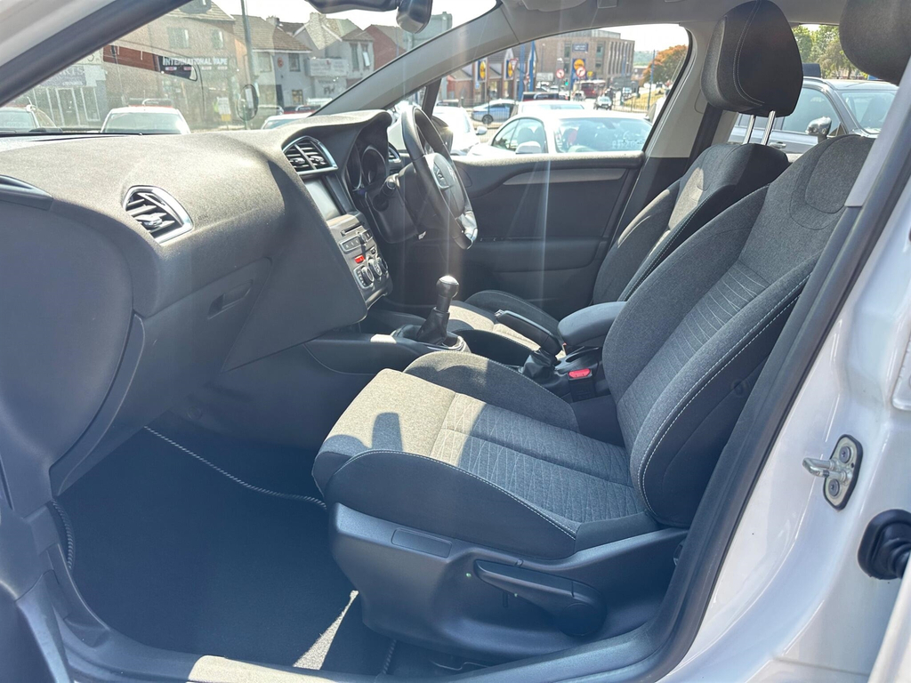 Citroen C4 Beige #13