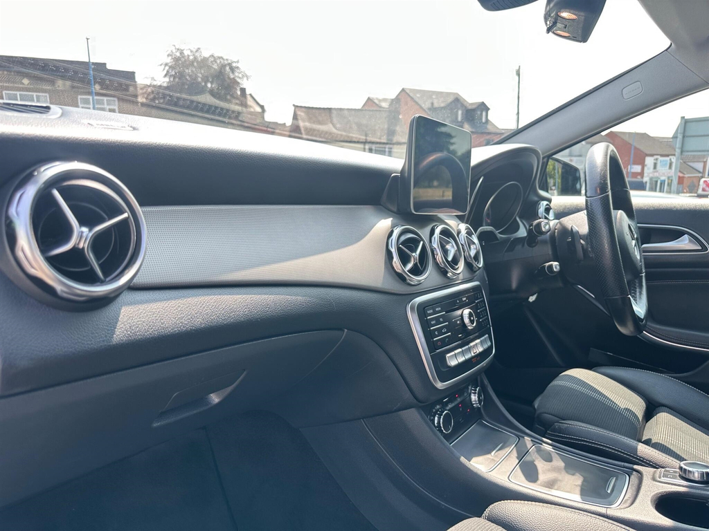 Mercedes-Benz GLA Class Black #12