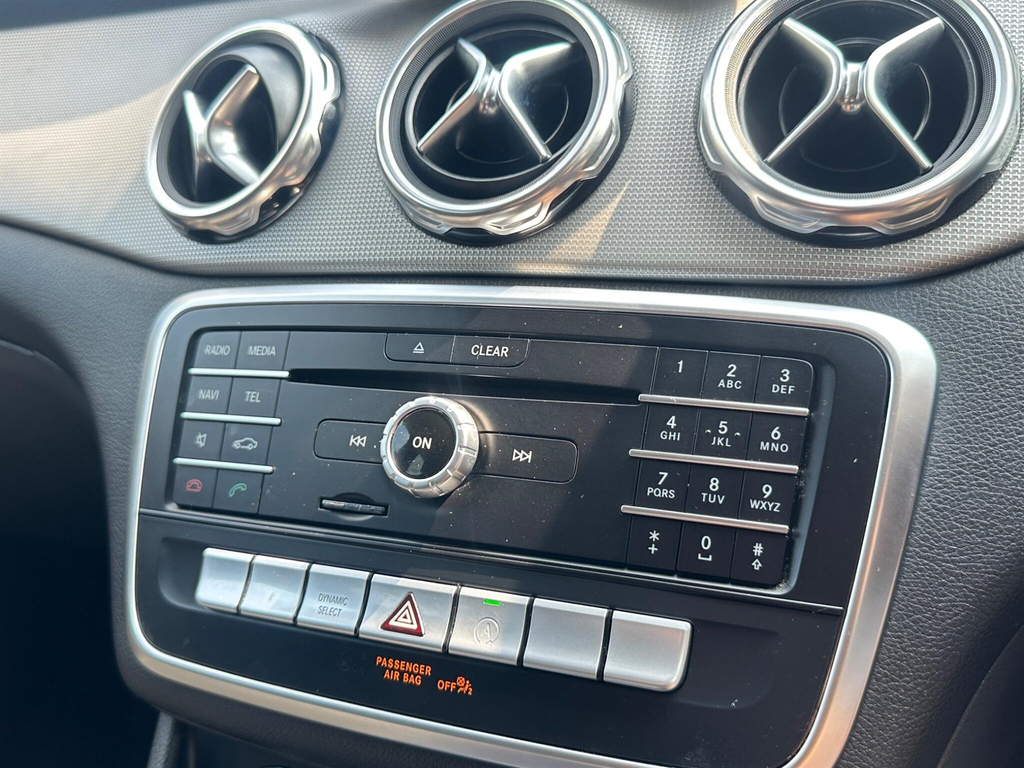 Mercedes-Benz GLA Class Black #34