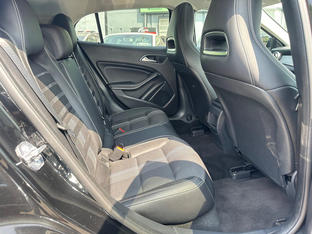 Mercedes-Benz GLA Class Black #15