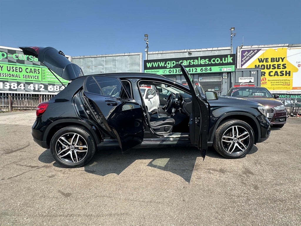 Mercedes-Benz GLA Class Black #46