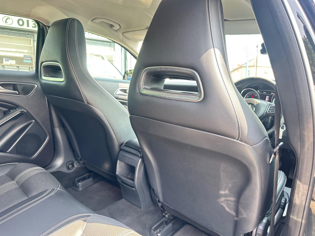 Mercedes-Benz GLA Class Black #39