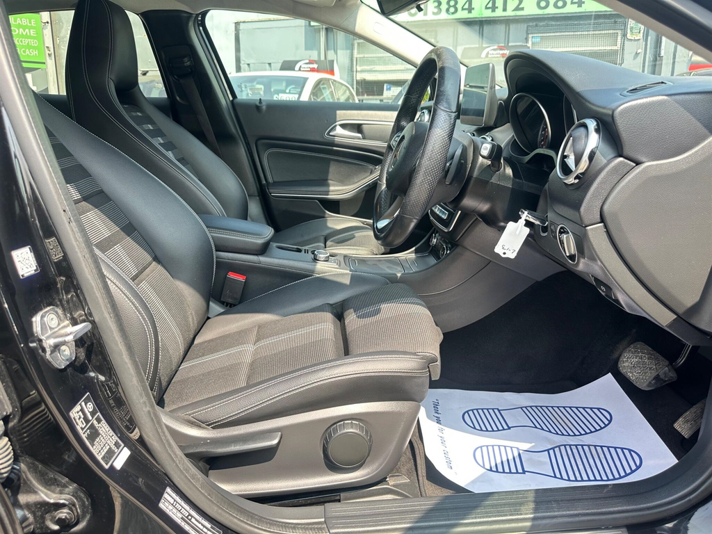 Mercedes-Benz GLA Class Black #16