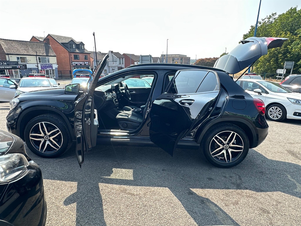 Mercedes-Benz GLA Class Black #44