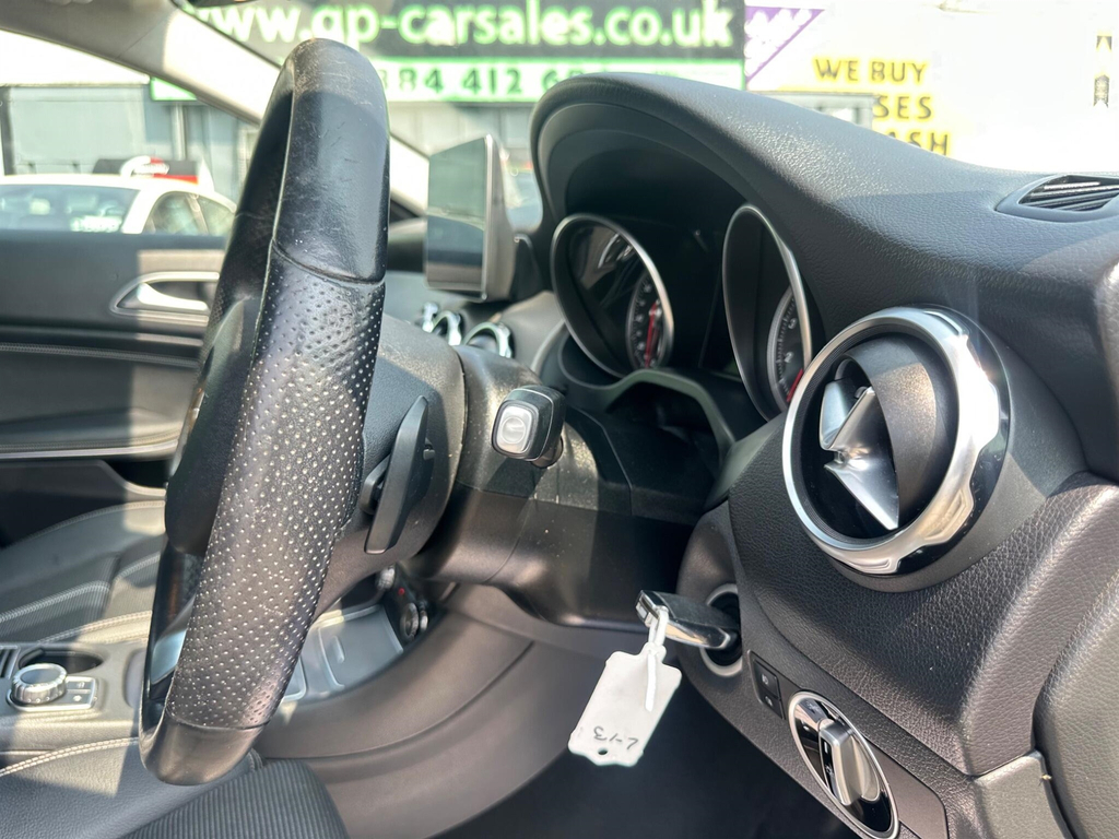 Mercedes-Benz GLA Class Black #21