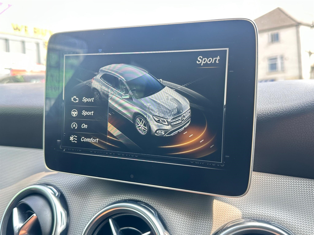 Mercedes-Benz GLA Class Black #33