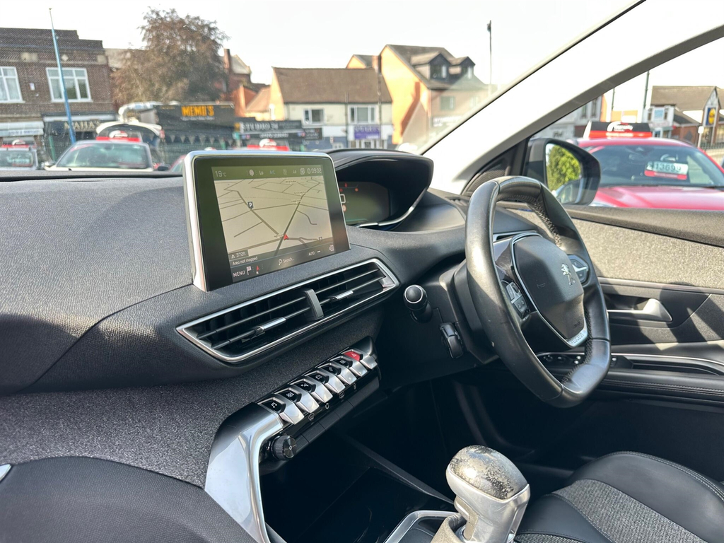 Peugeot 3008 1.2 Puretech Ss Allure White #16