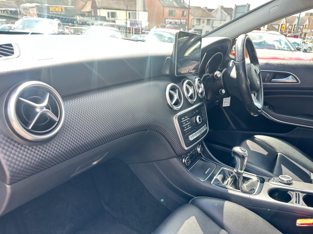 Mercedes-Benz A Class A 200 D Sport Premium Black #12