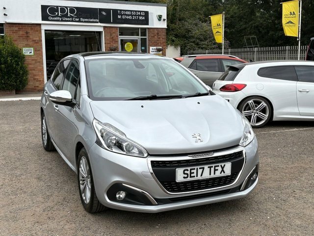 Peugeot 208 1.2 Puretech Allure Premium Hatchback M Silver