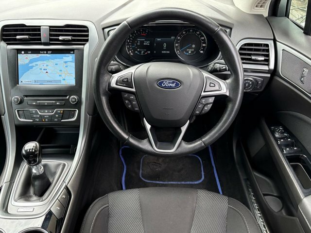 Ford Mondeo 2.0 Tdci Titanium Hatchback Euro White #3