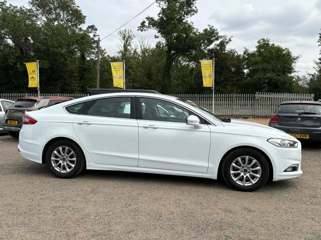 Ford Mondeo 2.0 Tdci Titanium Hatchback Euro White #6