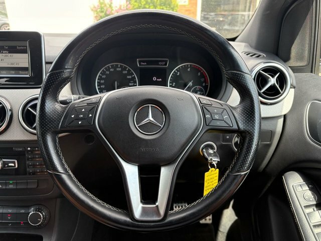 Mercedes-Benz B Class 1.8 B180 Cdi Blueefficiency Sport Mpv M White #3