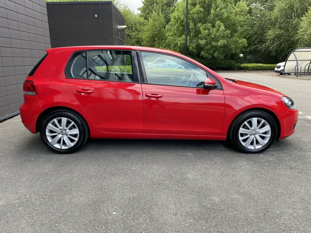 Volkswagen Golf 1.6 Tdi Match PY12CPN Red #4