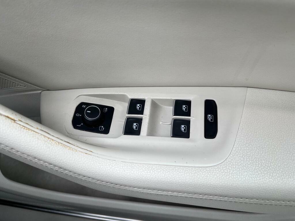 Volkswagen Passat 2.0 Tdi 150 Bhp Bluemotion Tech Se Business Estate Silver #33