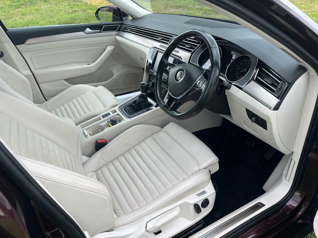 Volkswagen Passat 2.0 Tdi 150 Bhp Bluemotion Tech Se Business Estate Silver #11