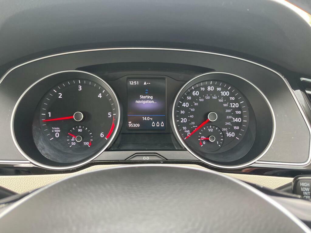 Volkswagen Passat 2.0 Tdi 150 Bhp Bluemotion Tech Se Business Estate Silver #21