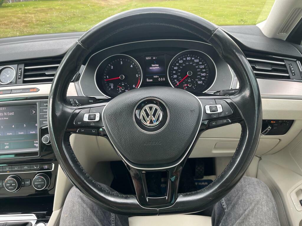 Volkswagen Passat 2.0 Tdi 150 Bhp Bluemotion Tech Se Business Estate Silver #20