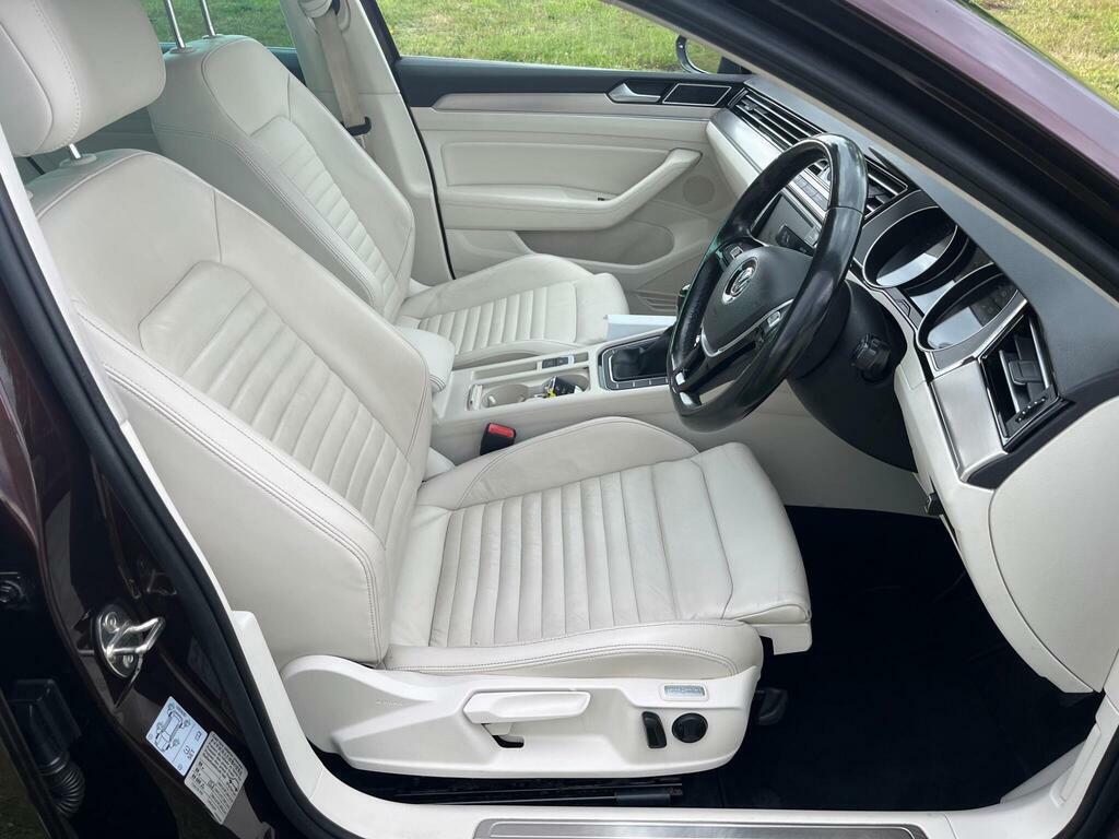 Volkswagen Passat 2.0 Tdi 150 Bhp Bluemotion Tech Se Business Estate Silver #12