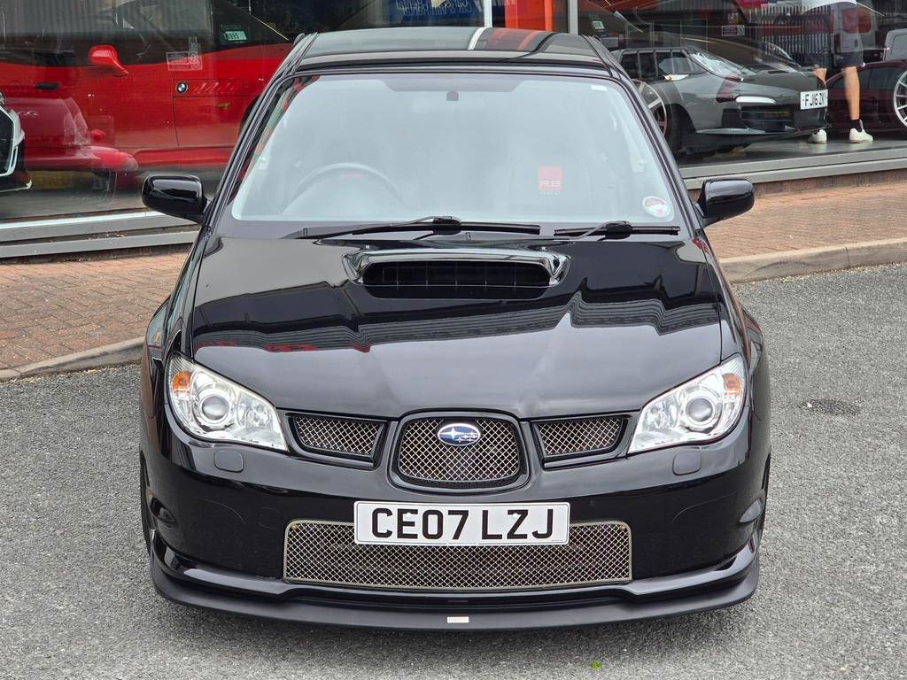 Subaru Impreza Saloon Black #3