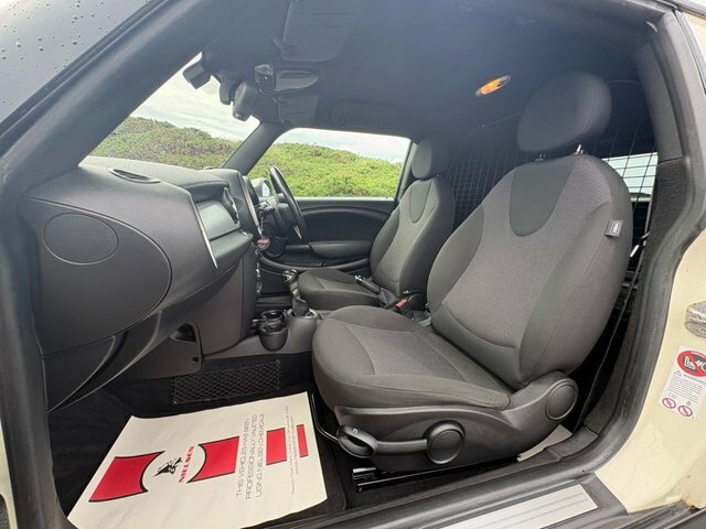 Mini Clubvan Cooper D Black #15