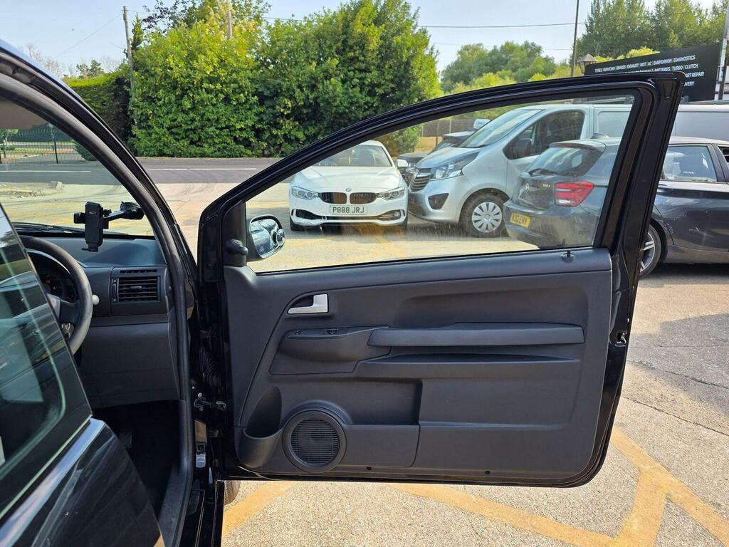 Volkswagen Fox 1.2 Urban 6V 54 Bhp Silver #24
