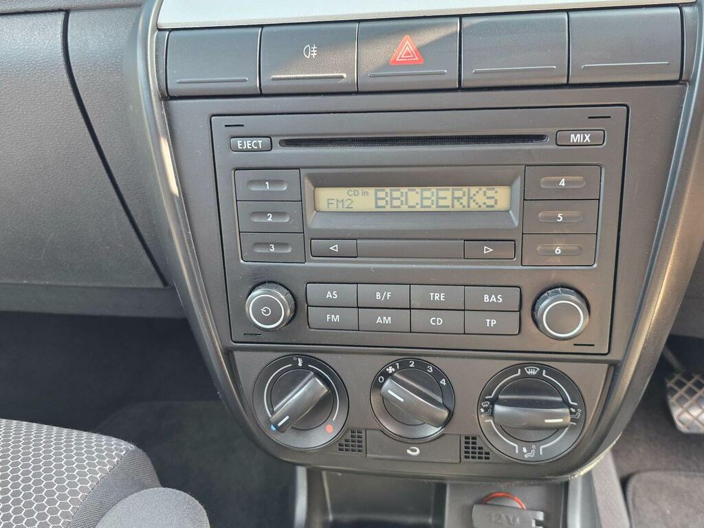 Volkswagen Fox 1.2 Urban 6V 54 Bhp Silver #30