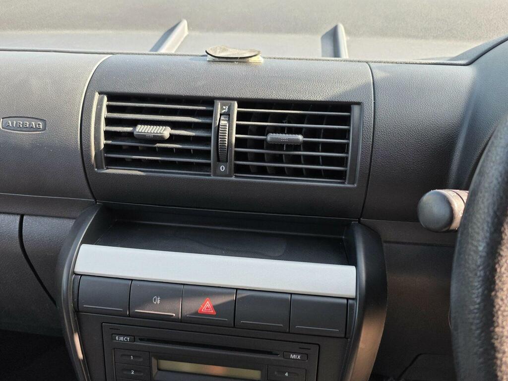 Volkswagen Fox 1.2 Urban 6V 54 Bhp Silver #38