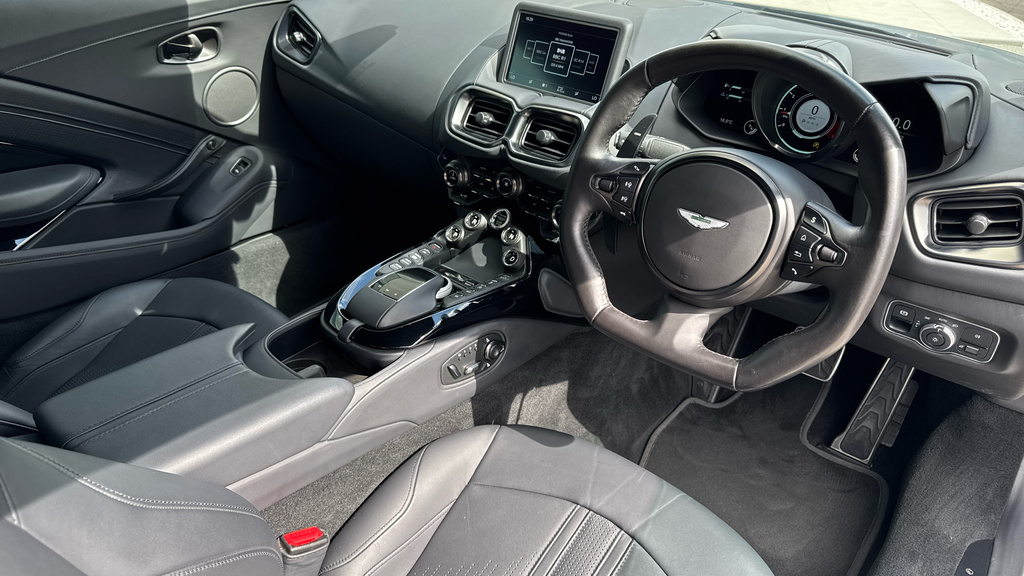 Aston Martin V8 Vantage Coupe 4.0L Twin Turbo Grey #3