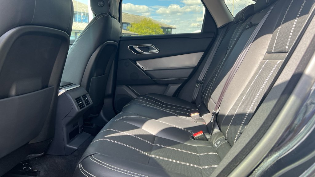 Land Rover Range Rover Velar S Black #4