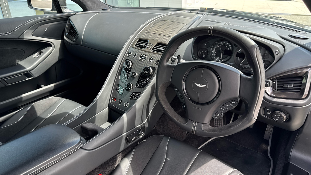Aston Martin Vanquish Carbon Edition Black #3