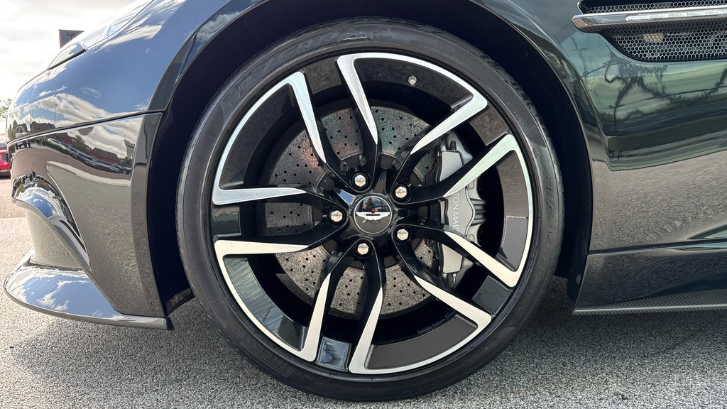 Aston Martin Vanquish Carbon Edition Black #4