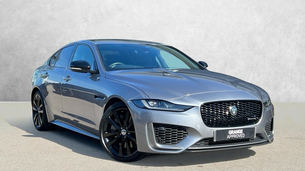 Jaguar XE R-dynamic Hse Black Grey