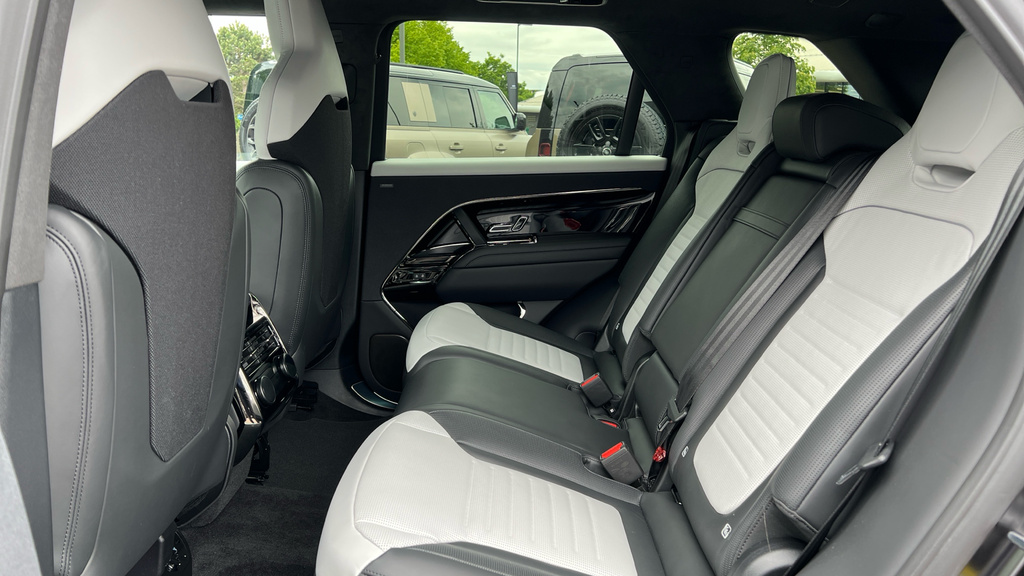 Land Rover Range Rover Sport Sv Ultimate Edition Black #4