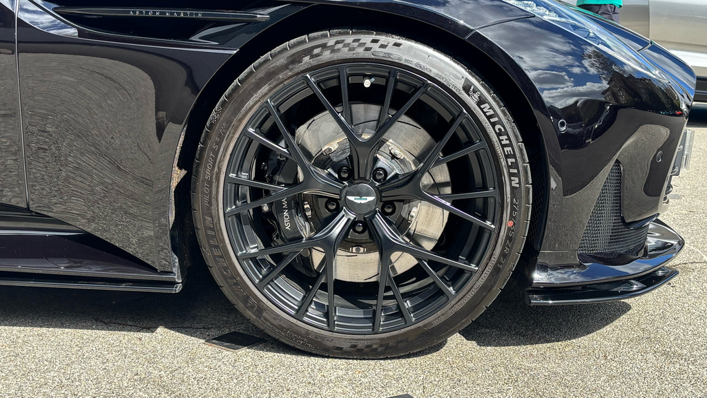 Aston Martin DB12 4.0L V8 Coupe Black #4