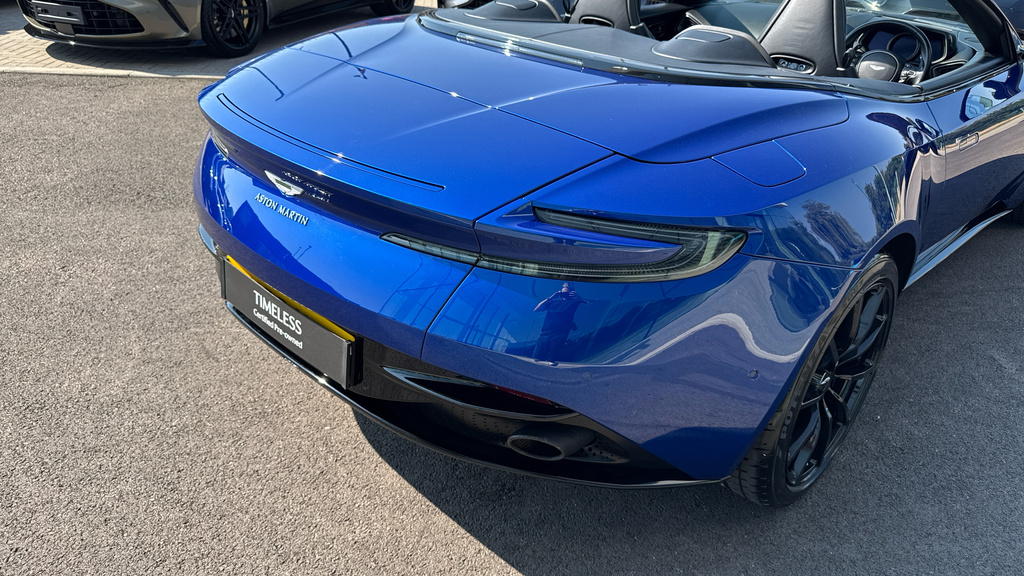 Aston Martin DB11 V8 Black #9
