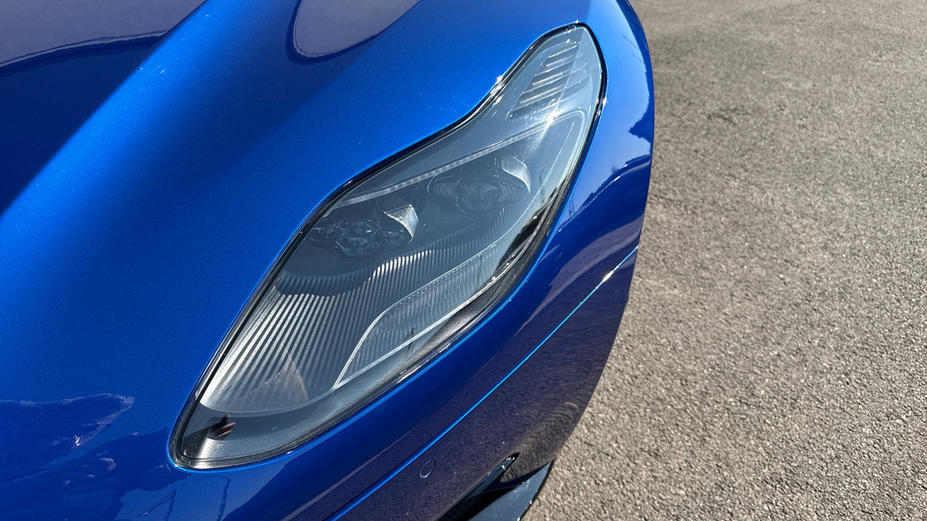 Aston Martin DB11 V8 Black #16