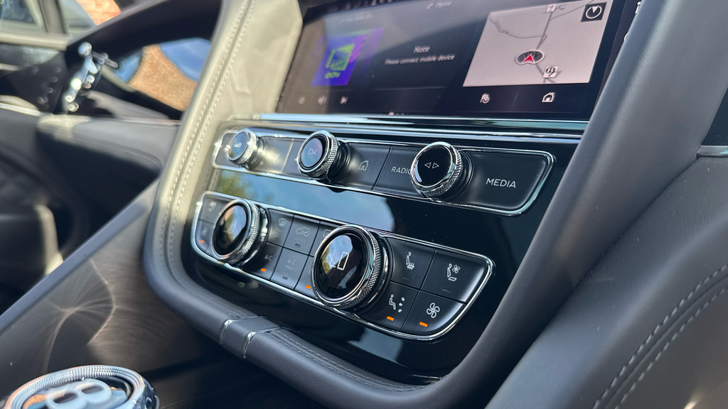 Bentley Bentayga 4L Null Black #13