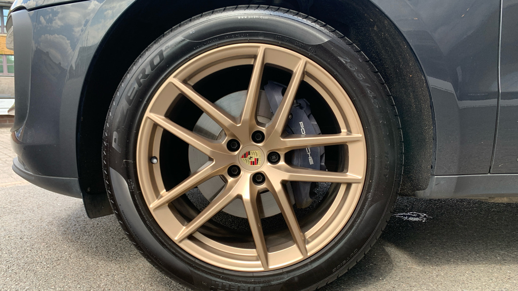 Porsche Macan Estate Grey #4