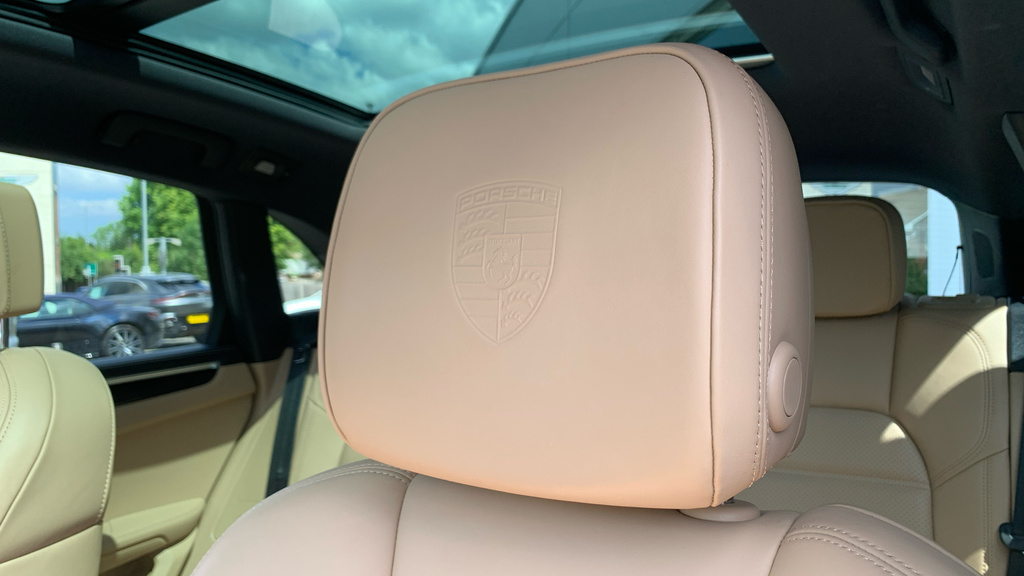 Porsche Macan Estate Grey #5