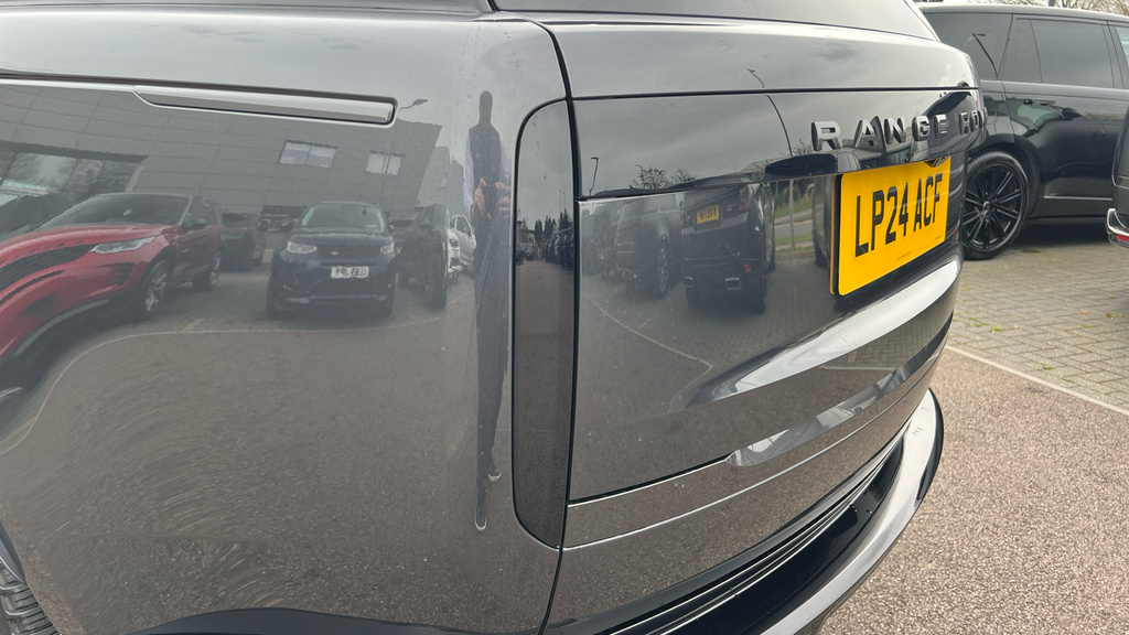 Land Rover Range Rover 2.0 D165 Dynamic Se 2024 White #19