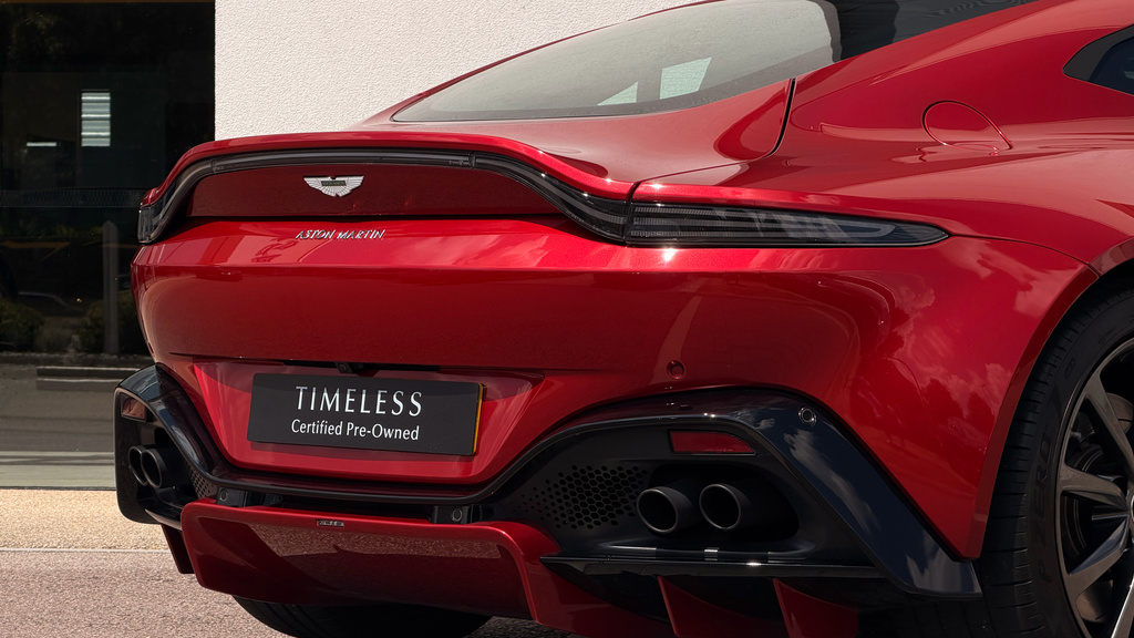 Aston Martin Vantage Vantage V8 Black #34