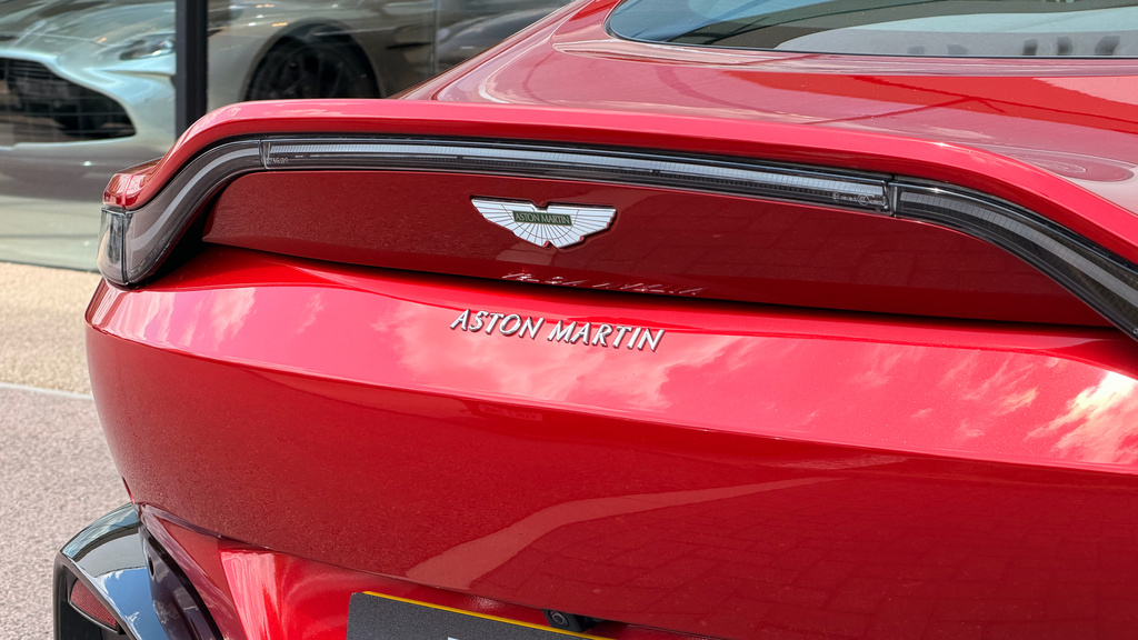 Aston Martin Vantage Vantage V8 Black #31