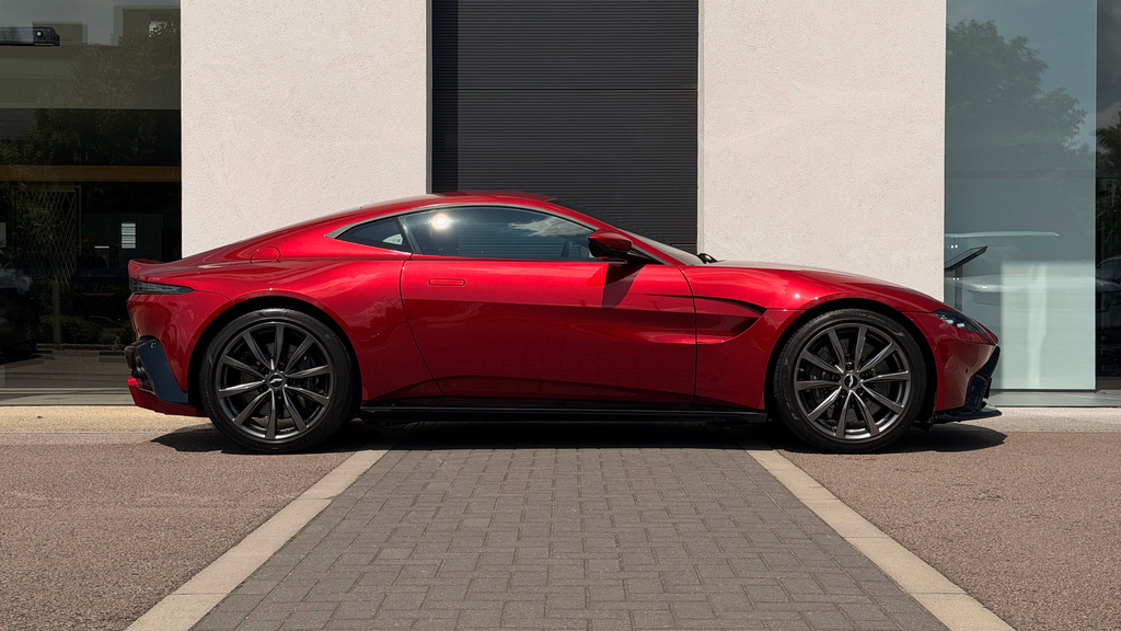 Aston Martin Vantage Vantage V8 Black #15