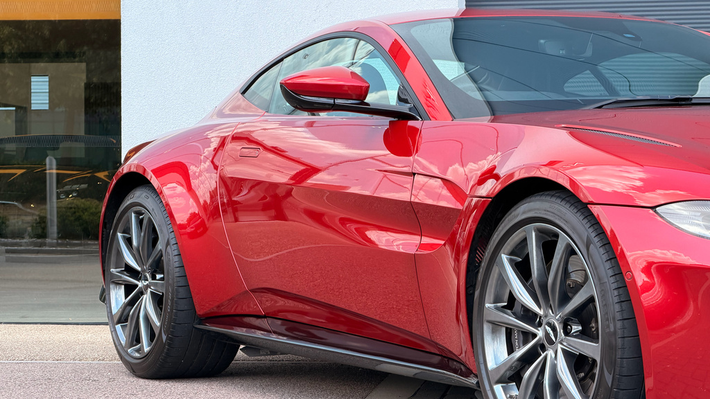 Aston Martin Vantage Vantage V8 Black #19