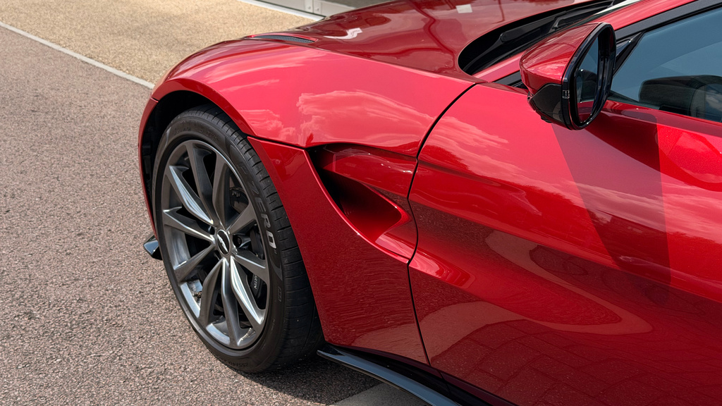 Aston Martin Vantage Vantage V8 Black #9