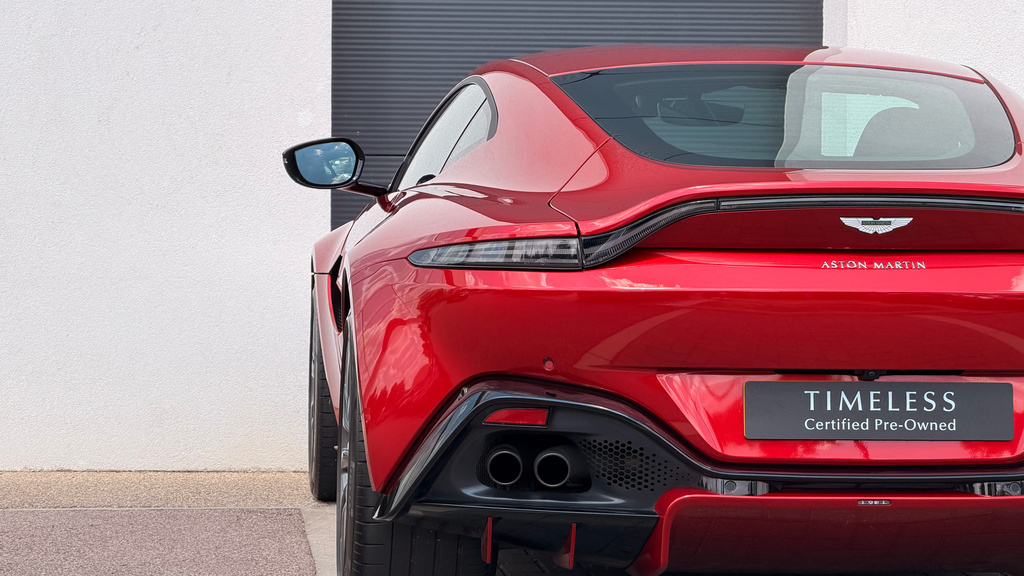 Aston Martin Vantage Vantage V8 Black #32