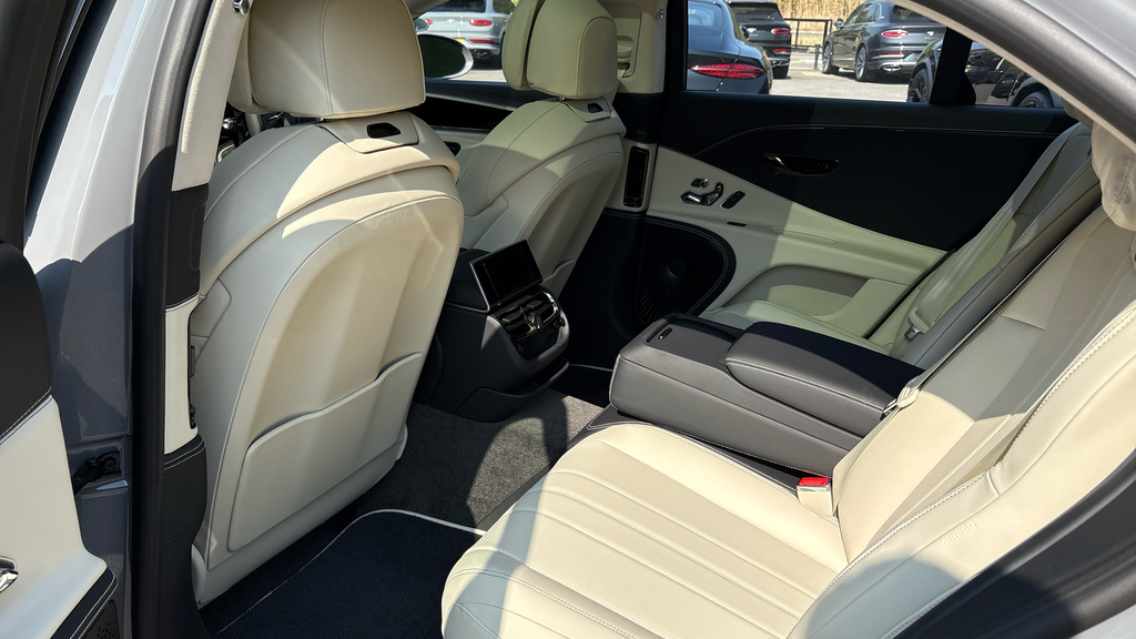 Bentley Flying Spur Saloon 201515 Beige #15