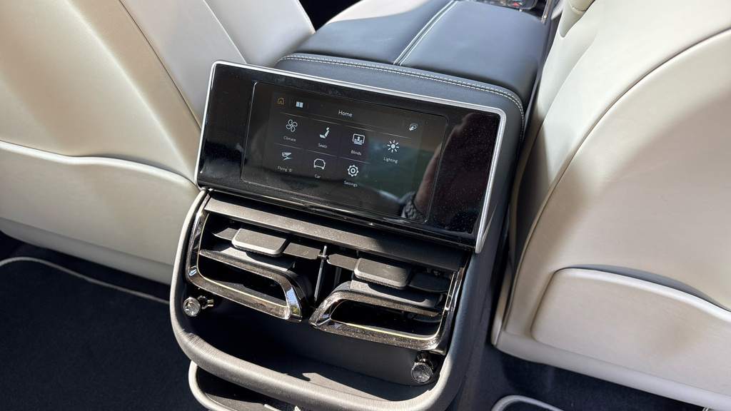Bentley Flying Spur Saloon 201515 Beige #17