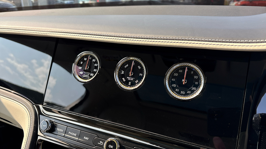 Bentley Flying Spur Saloon 201515 Beige #29
