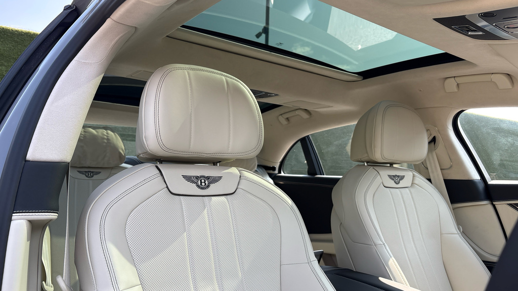 Bentley Flying Spur Saloon 201515 Beige #23